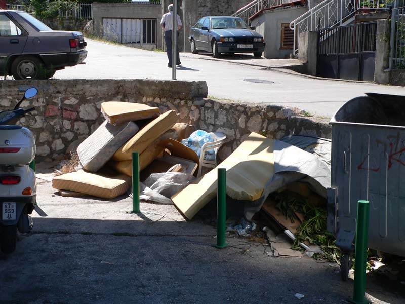 Ne bacajte smeće na ovaj način